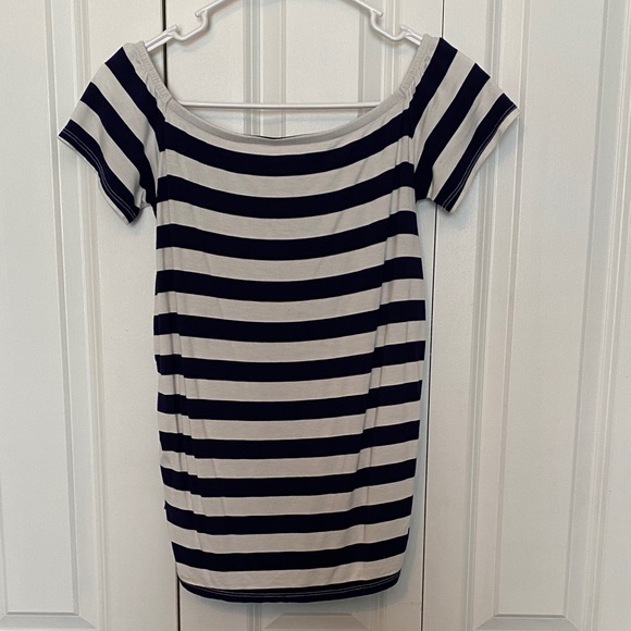 ♥️Isabel Maternity by Ingrid & Isabel Navy and White Striped Short Sleeve Tee - Picture 2 of 4